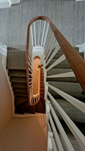 Exploring the Advantages of Having a Custom-Made Staircase in Your Home